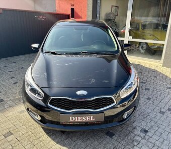 Kia Ceed 1,6 CRDi GOLD - 4