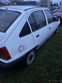 Opel Kadett LS 1.8i - 4