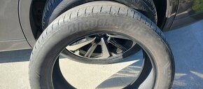 Pneu Mazda 235/50 R20 - 4