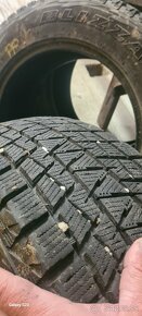 225/65  r17 blizzak DM-v1 - 4