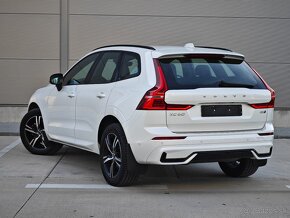 Volvo XC60 B5 R-Design AWD Benzín 2022 - 4