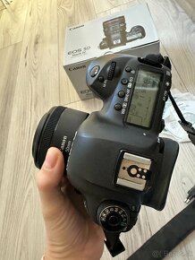 Canon 5D Mark IV - 4