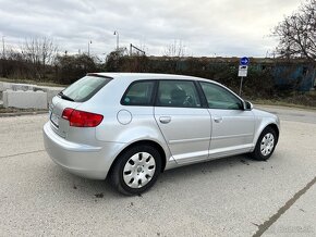 Audi A3 8P 2005 1.6 benzín - 4