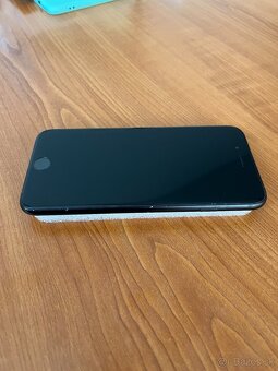 iPhone SE2020 Black 64GB - 4