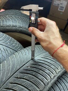 255/40 R20 101W - 4