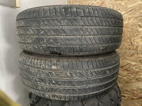 205/55R17 Michelin - 4