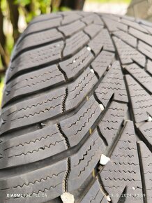 Kumho WP52 215/55/17 - 4