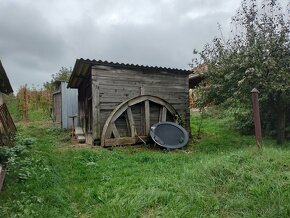 Dvojposchodová chata s vinohradom - 4