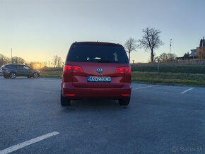 Volkswagen Touran - 4