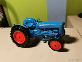 Traktor Fordson Crescent toys England - 4