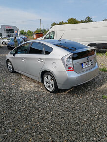 Predám Toyotu Prius III - 4