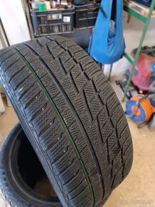 Predám zimné pneu 235/45 r17 - 4