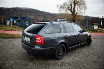 Škoda Octavia Combi 1.6 Tour II - 4