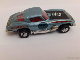 CORGI TOYS - 376 - Chevrolet Corvette Sting Ray - 4