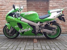 Kawasaki ZX 7R Ninja - 4