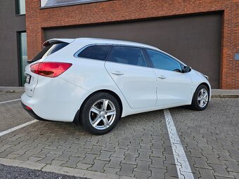 Kia ceed sw combi 1.6 gdi benzin 99kw Gold vybava - 4