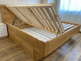 Masívna dubová posteľ s úložným priestorom - 4