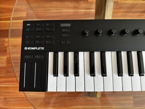 Native Instruments Komplete Kontrol S32 - 4