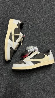 Nike Travis Scott Air Jordan 1 Low OG "Reverse Mocha" - 4