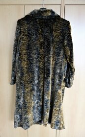 Opäť módny, elegantný,dámsky kabát podobný ako perzián - 4