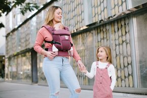 Nosič Ergobaby Adapt mesh burgundy - top stav - 4