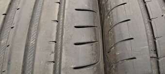 Predám 2ks jazdené letné 245/45r18-96W Good Year - 4