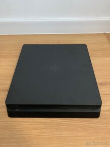 Predám Ps4 Slim - 4