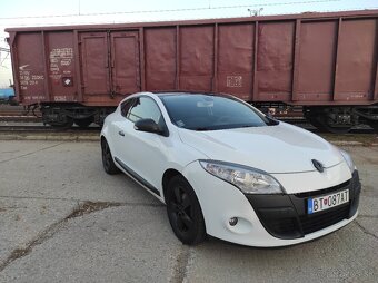 Predám Renault Mégane Coupé 1.6 16V ....2011 - 4