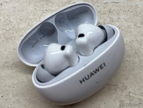 Huawei FreeBuds 6i - 4