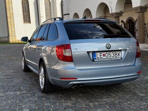 Škoda Superb 2.0 TDI CR 2010 PANO - 4