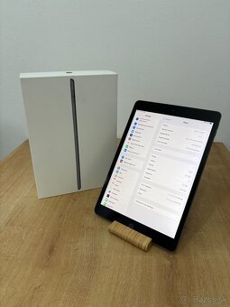 Apple iPad 7th 32GB 2018 - 4