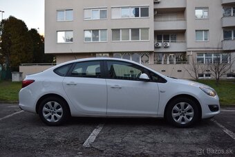 Opel Astra sedan benzín + LPG (fabrické) - 4