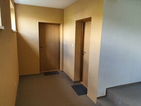 2 izbový byt v novostavbe Kolárovo - 4
