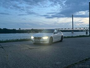 BMW - 4