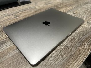 Macbook Pro 13" 2018 TouchBar Space Gray - 4