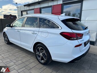 Hyundai i30 CW 1.6 CRDi Family, Pôvodný lak, v Záruke, SR - 4