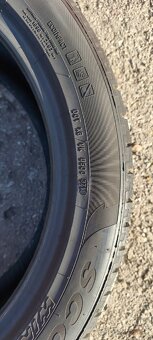 Pneu 295/40 R21 - 4