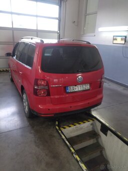 Volkswagen Touran 1, 9 TDI DSG 6 7miestne - 4