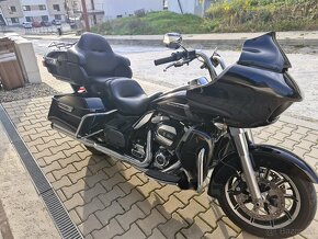 Harley Davidson Road Glide Ultra - 4