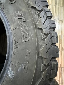 BFGoodrich All Terrain T/A KO2 285/70 R17 - 4