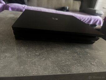 Playstation 4 pro - 4