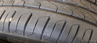 Predám 4ks slušné letné 205/55r17-91V Pirelli - 4