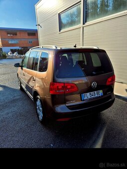 Volkswagen Touran 2.0 tdi Style - 7 Miest - 4