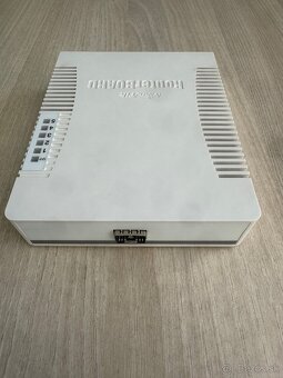 MikroTik RouterBOARD 260GS 5-portový - 4