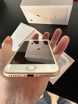 Apple iPhone 8 64GB Gold - 4