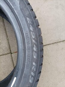 Predám zimné pneumatiky 245/45 R19 RUN FLAT - 4