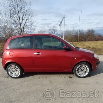 Lancia Ypsilon 1,4 benzín - 4