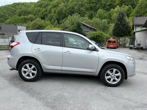 Toyota Rav4 2,2D4D 135000km 1.majiteľ - 4