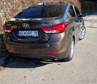 Elantra sedan  1,6  97kW (132 PS). model 2015 - 4