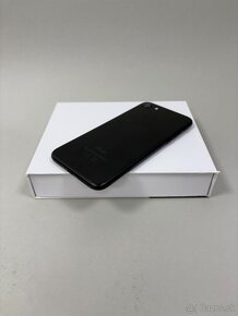 Apple iPhone 7 32GB Black - 4